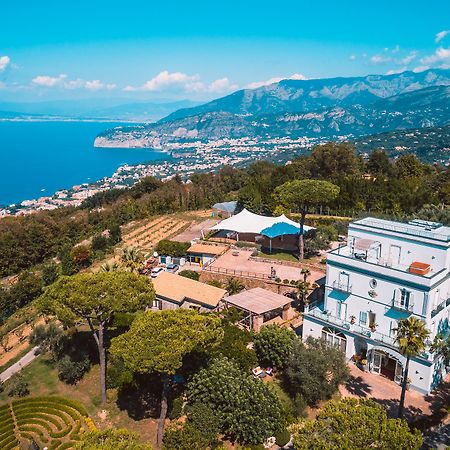 ホテル Oasi Olimpia Relais サンタガータ・スイ・ドゥエ・ゴルフィ エクステリア 写真
