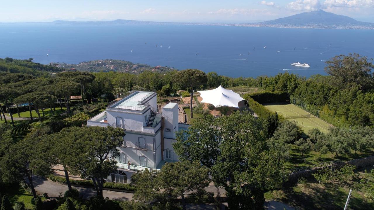 ホテル Oasi Olimpia Relais サンタガータ・スイ・ドゥエ・ゴルフィ エクステリア 写真