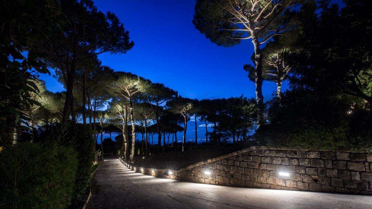ホテル Oasi Olimpia Relais サンタガータ・スイ・ドゥエ・ゴルフィ エクステリア 写真
