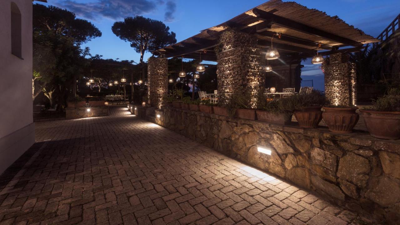 ホテル Oasi Olimpia Relais サンタガータ・スイ・ドゥエ・ゴルフィ エクステリア 写真